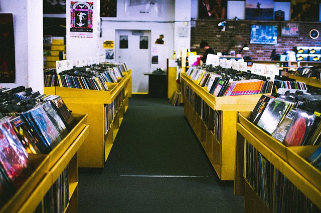 record-store-925553_640